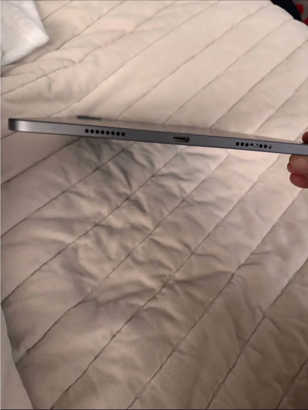 IPad Pro (11inch) (3rd generation) with Magic Keyboard, Apple Pencil, and charge